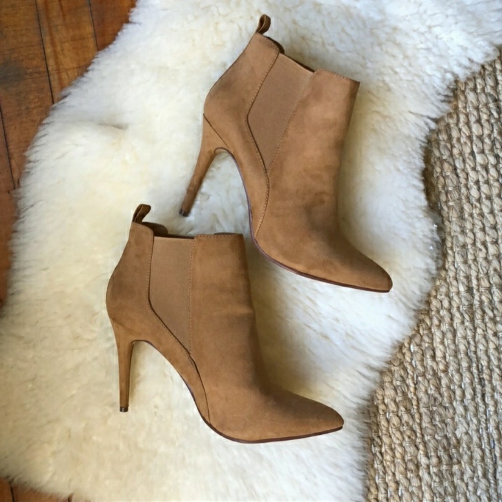 NWOT Forever 21 Tan Suede Booties